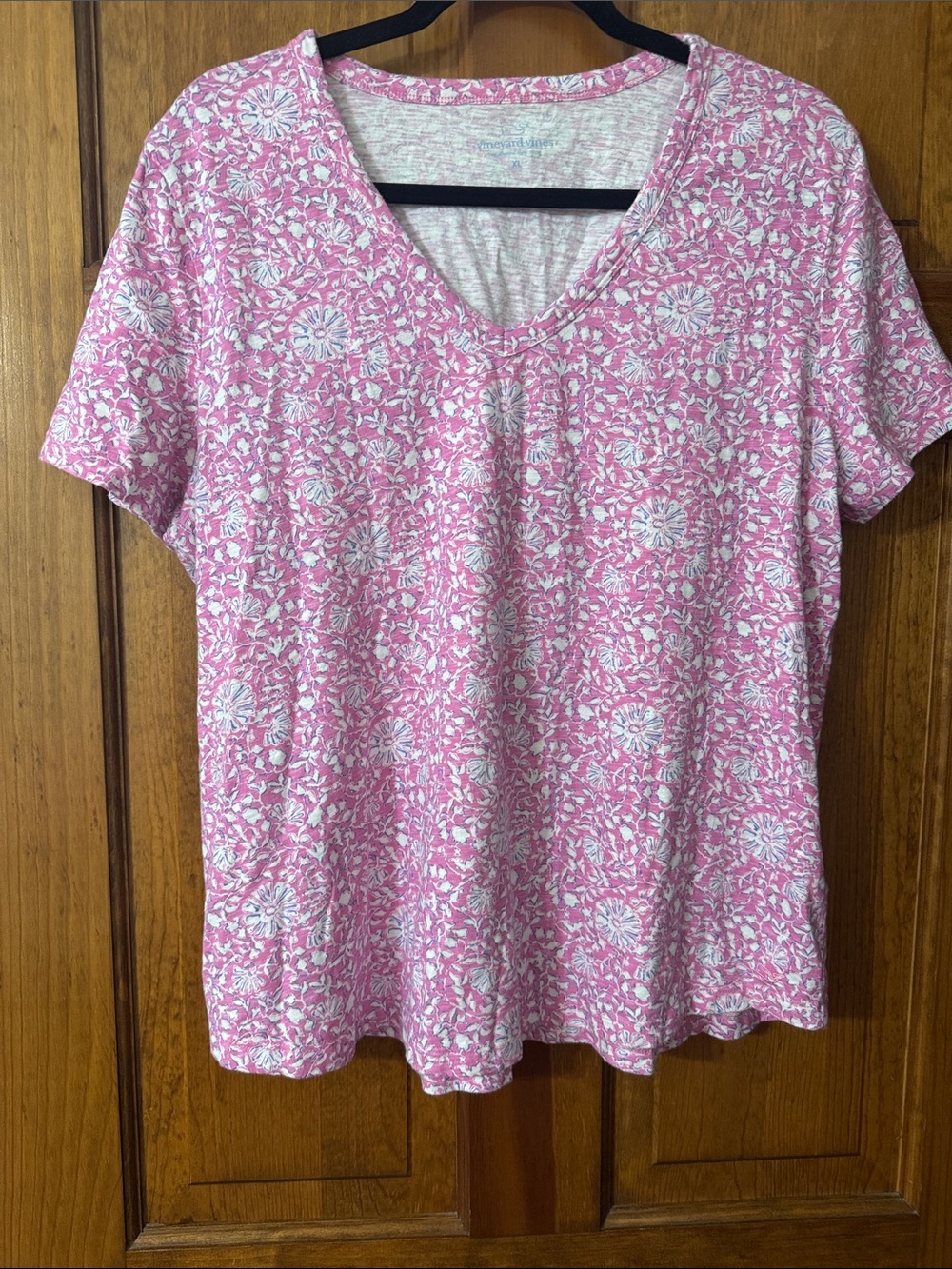 Vineyard Vines Pink & White Floral V-Neck Short Sleeve Tee